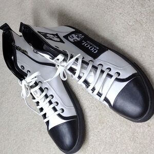 JBSP men's black and white high top sneakers. NWOT. Size 10